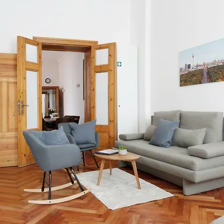 Katz By Rockchair L Superhost Status L 3 Bedrooms Boxspringbeds 2 Bathrooms In Center - Cozy Family & Business Flair Welcomes You! Berlin