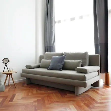 Katz By Rockchair L Superhost Status L 3 Bedrooms Boxspringbeds 2 Bathrooms In Center - Cozy Family & Business Flair Welcomes You! * Berlino