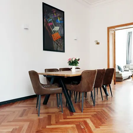 Apartment Katz By Rockchair L Superhost Status L 3 Bedrooms Boxspringbeds 2 Bathrooms In Center - Cozy Family & Business Flair Welcomes You!