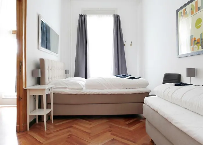 Katz By Rockchair L Superhost Status L 3 Bedrooms Boxspringbeds 2 Bathrooms In Center - Cozy Family & Business Flair Welcomes You!