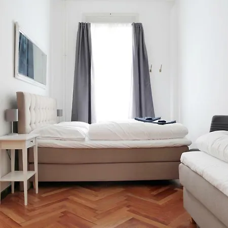 Katz By Rockchair L Superhost Status L 3 Bedrooms Boxspringbeds 2 Bathrooms In Center - Cozy Family & Business Flair Welcomes You!